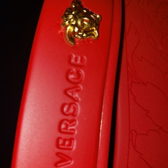 Red slides - Picture 4 of 5